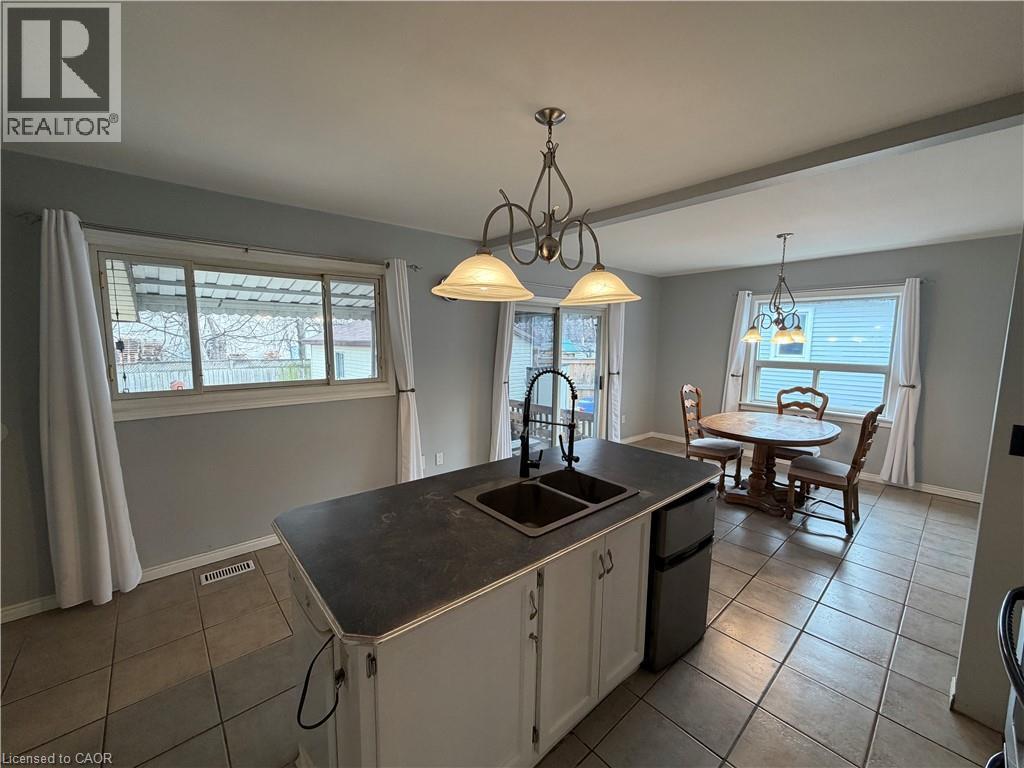 628 Dunn Avenue, Hamilton, ON - Indoor Photo Showing Other Room