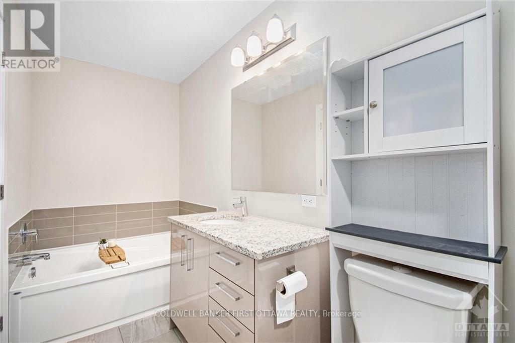 427 Rainrock Crescent, Ottawa, ON - Indoor Photo Showing Bathroom