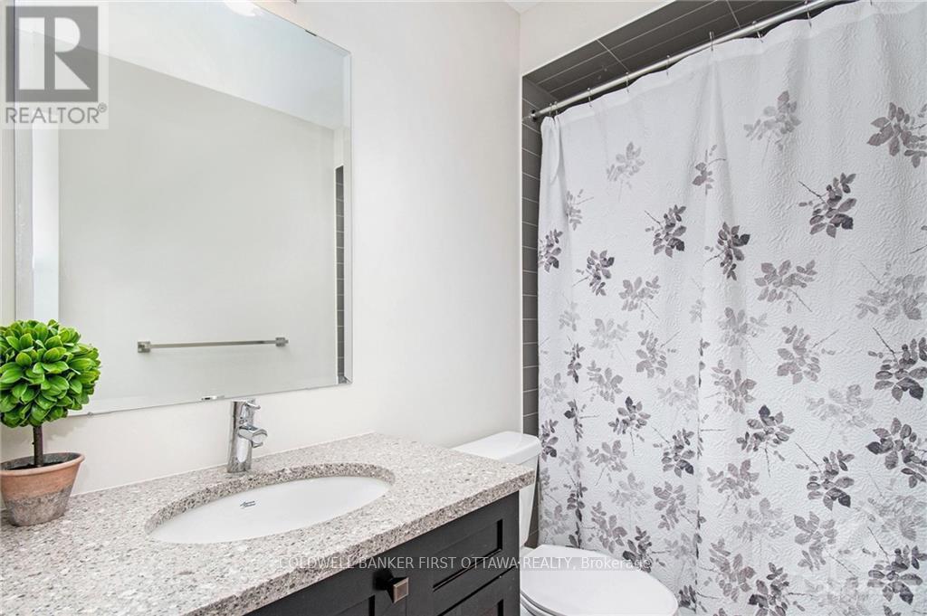 427 Rainrock Crescent, Ottawa, ON - Indoor Photo Showing Bathroom