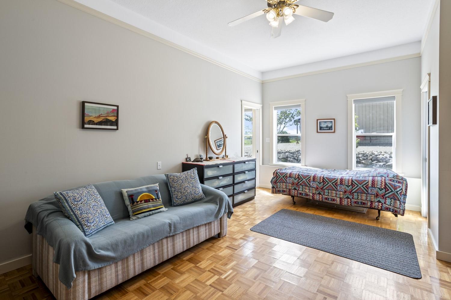 2110 30Th Street, Lister, BC - Indoor Photo Showing Other Room