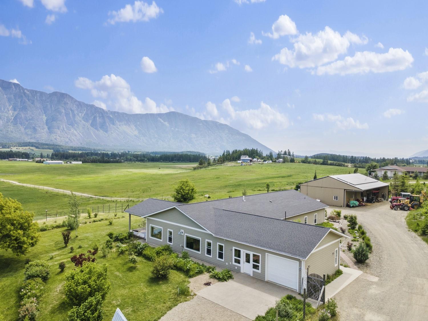 2110 30Th Street, Lister, BC - Outdoor With View