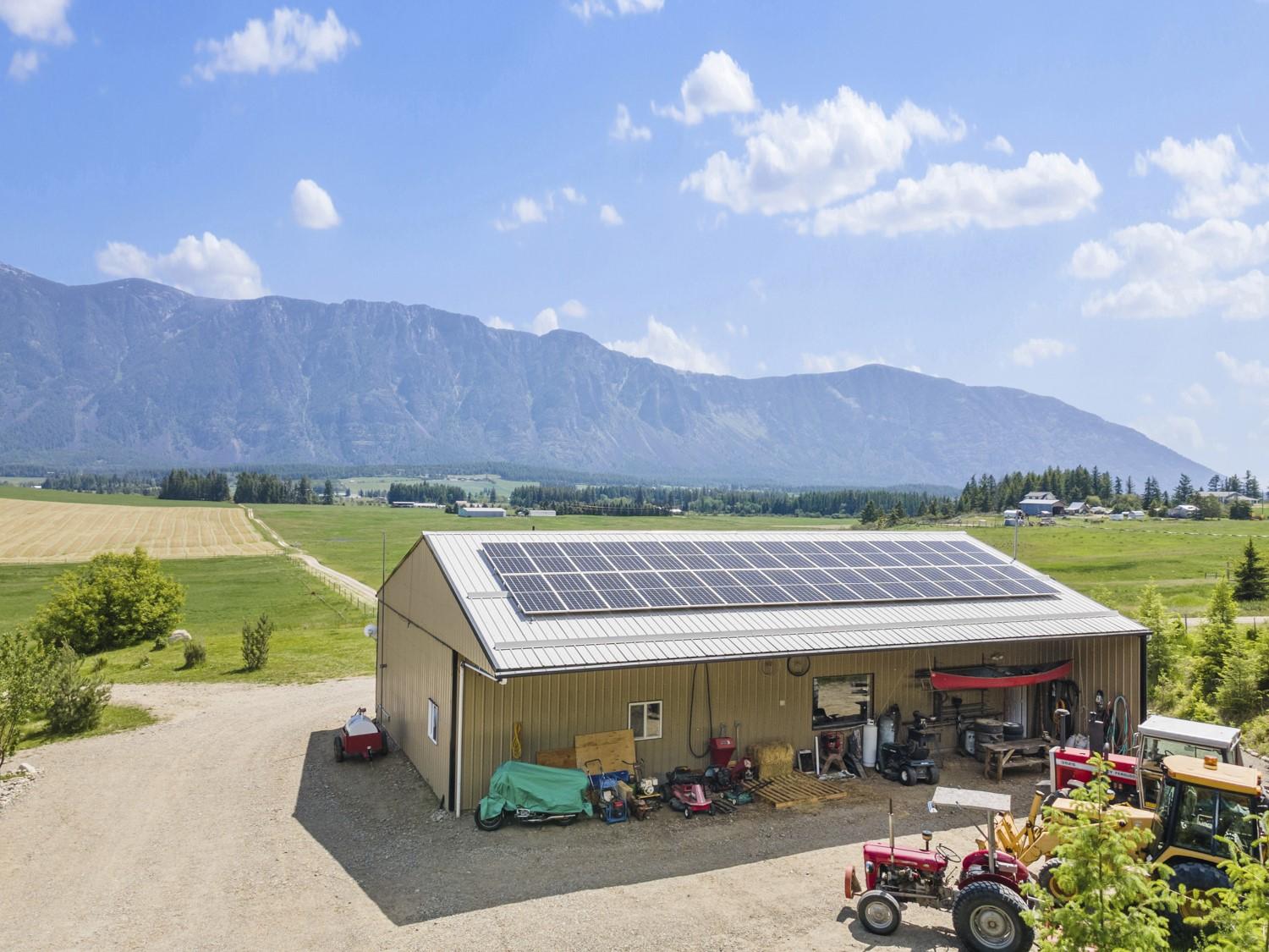 2110 30Th Street, Lister, BC - Outdoor With View