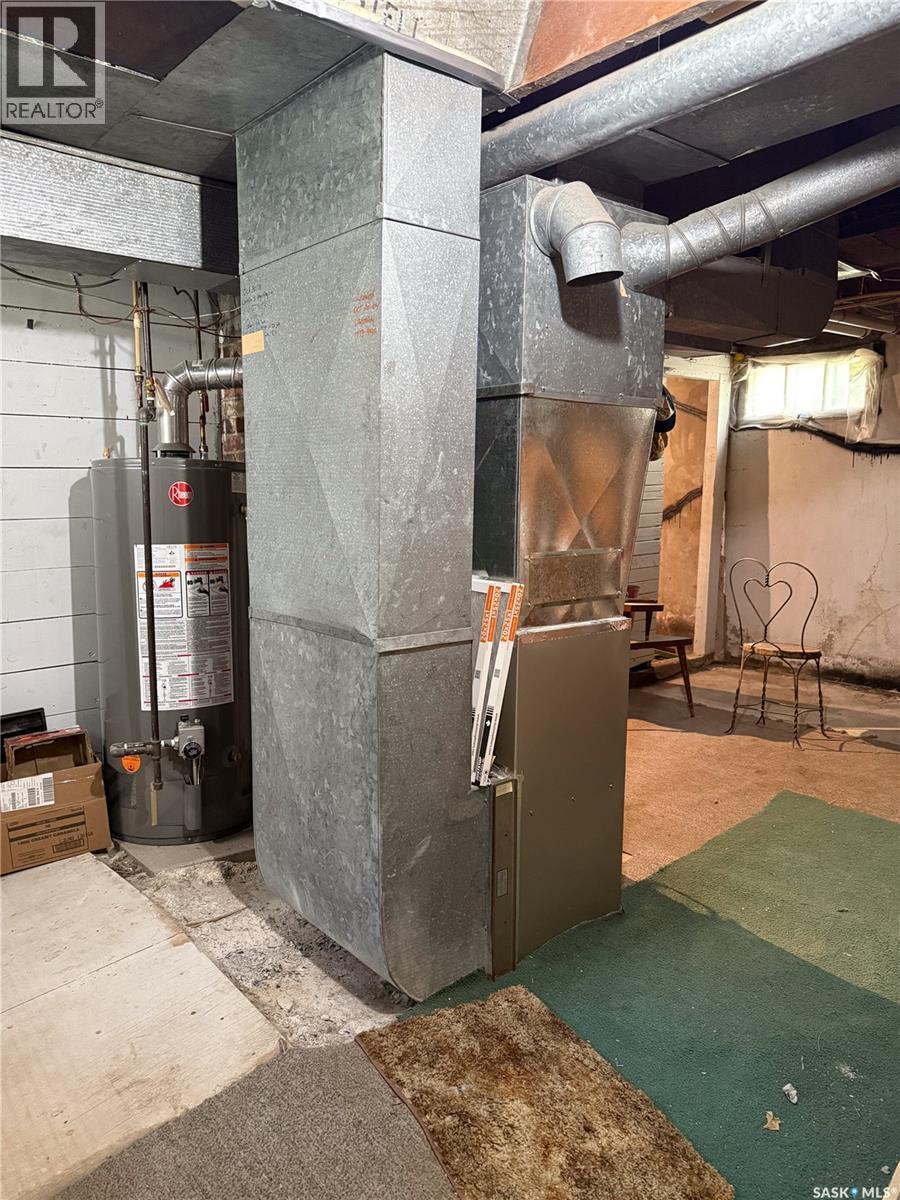 269 2Nd Avenue Ne, Swift Current, SK - Photo Showing Basement