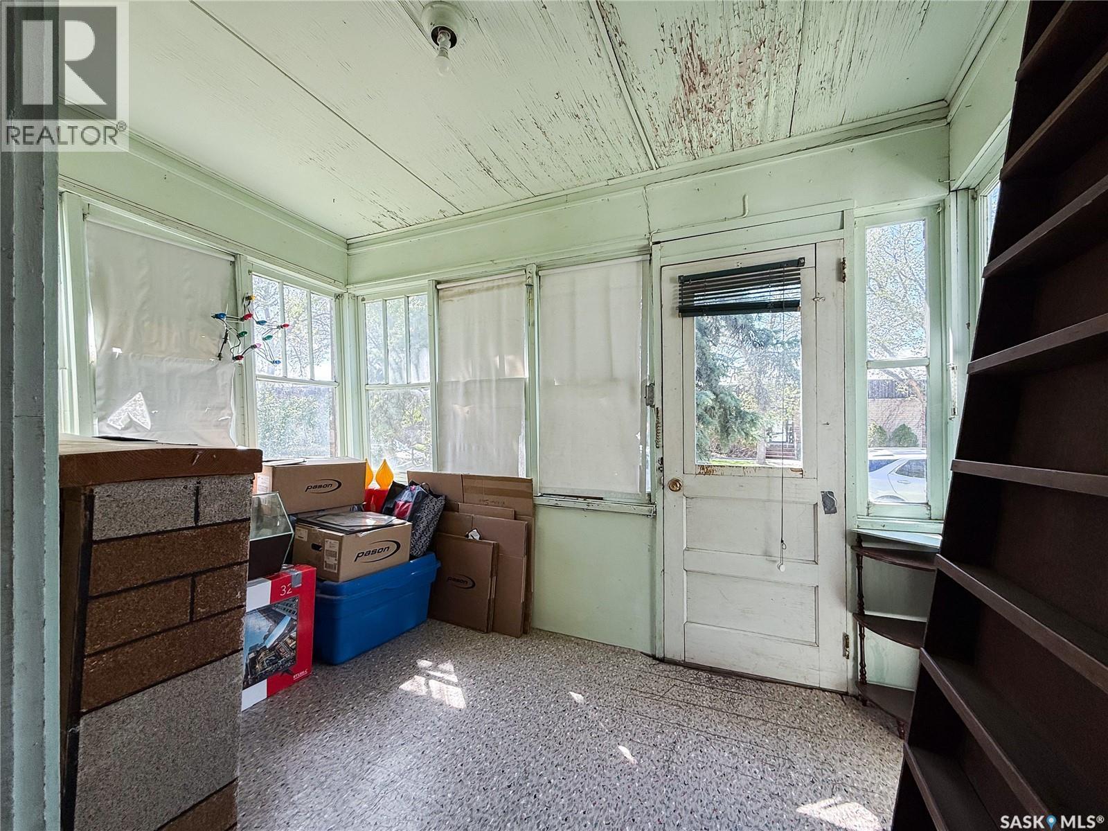 269 2Nd Avenue Ne, Swift Current, SK - Indoor Photo Showing Other Room