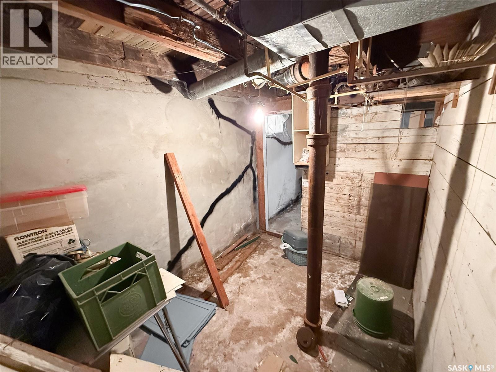 269 2Nd Avenue Ne, Swift Current, SK - Indoor Photo Showing Basement