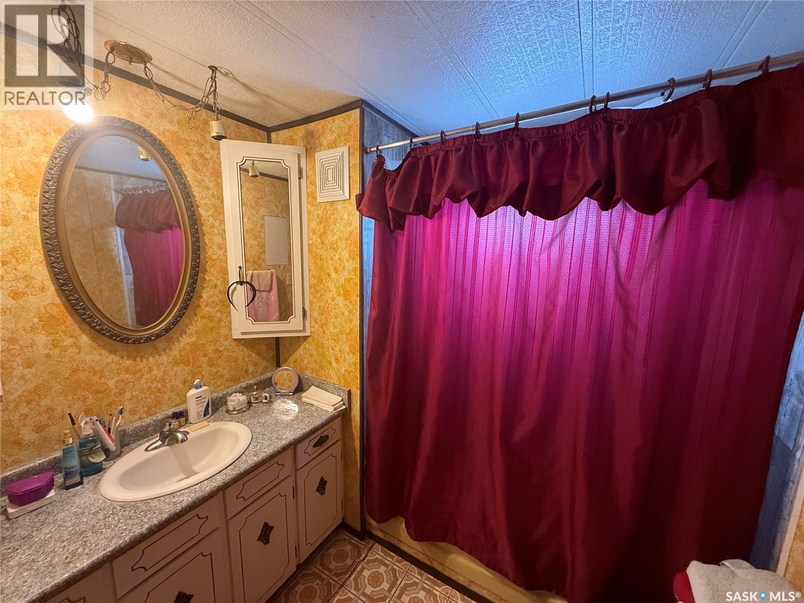 21 Navou Park, Weyburn, SK