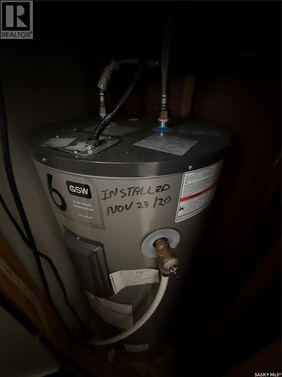 21 Navou Park, Weyburn, SK