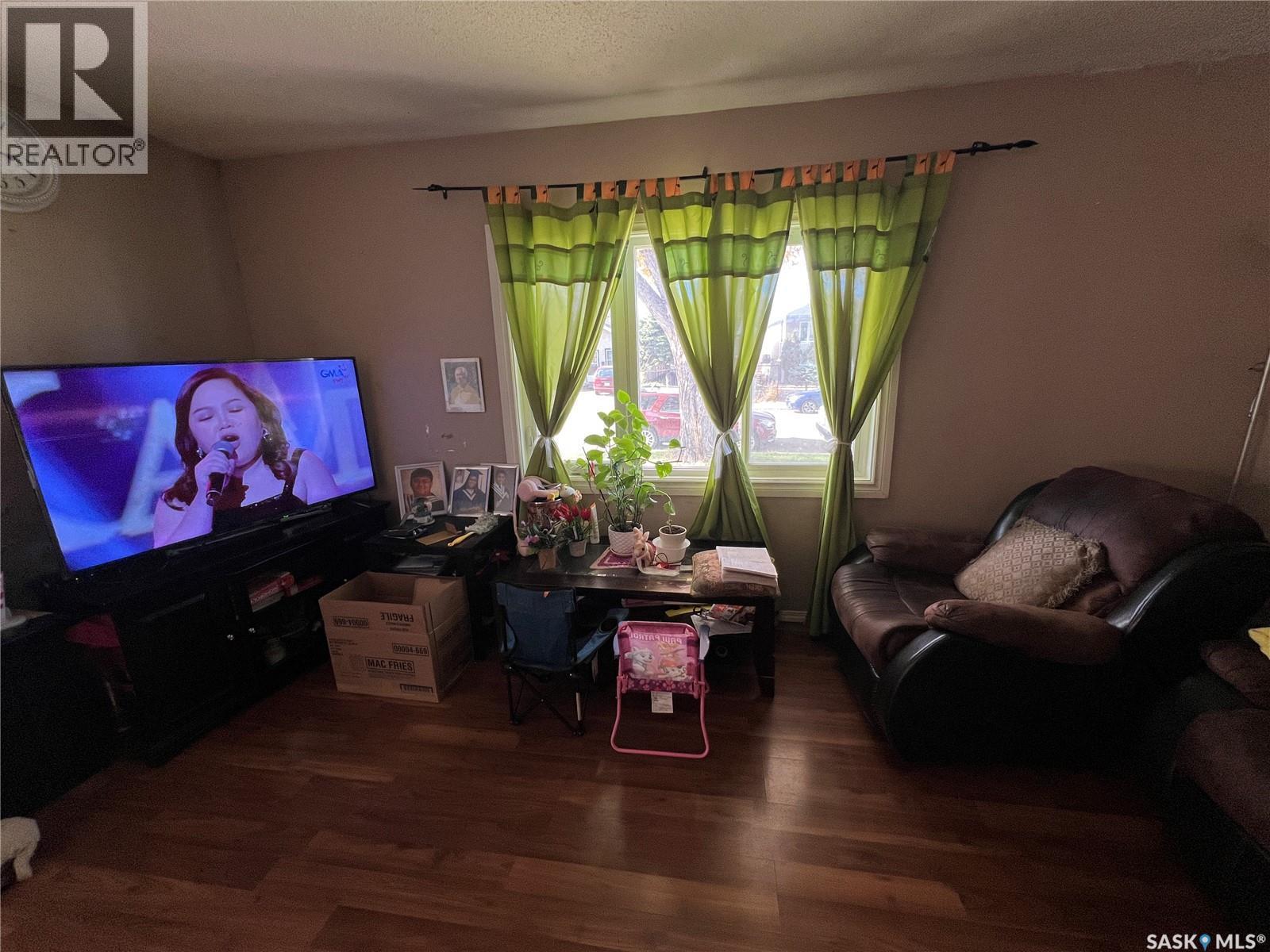 405 York Street, Regina, SK - Indoor