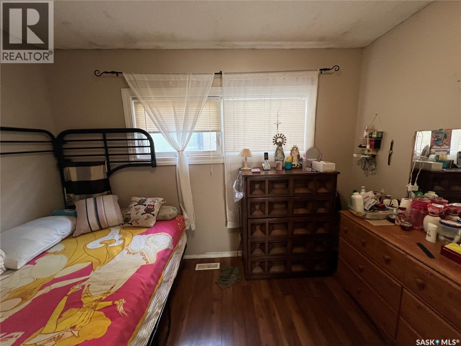405 York Street, Regina, SK - Indoor Photo Showing Bedroom