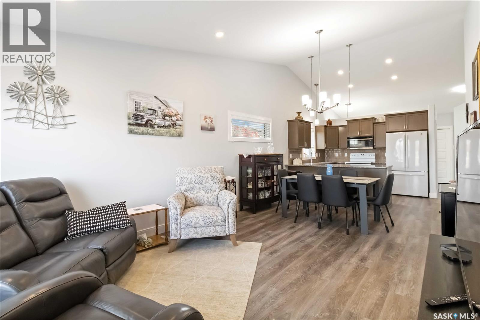 14 3214 11Th Street, Saskatoon, SK - Indoor