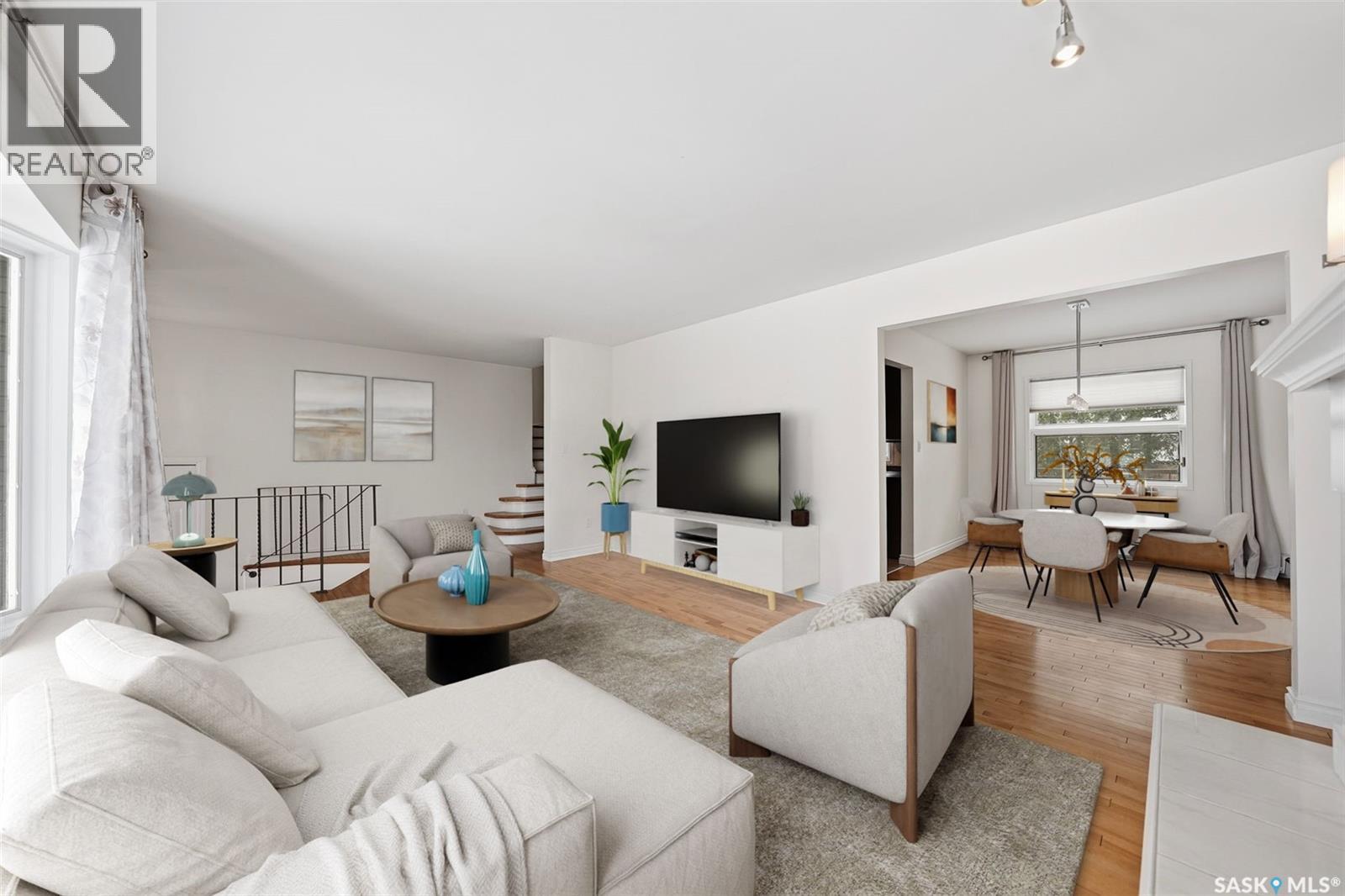 419 Chitek Crescent, Saskatoon, SK - Indoor Photo Showing Living Room