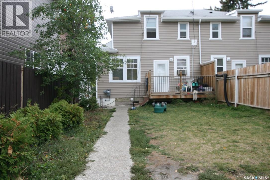 1441 Argyle Street, Regina, SK - Outdoor With Exterior