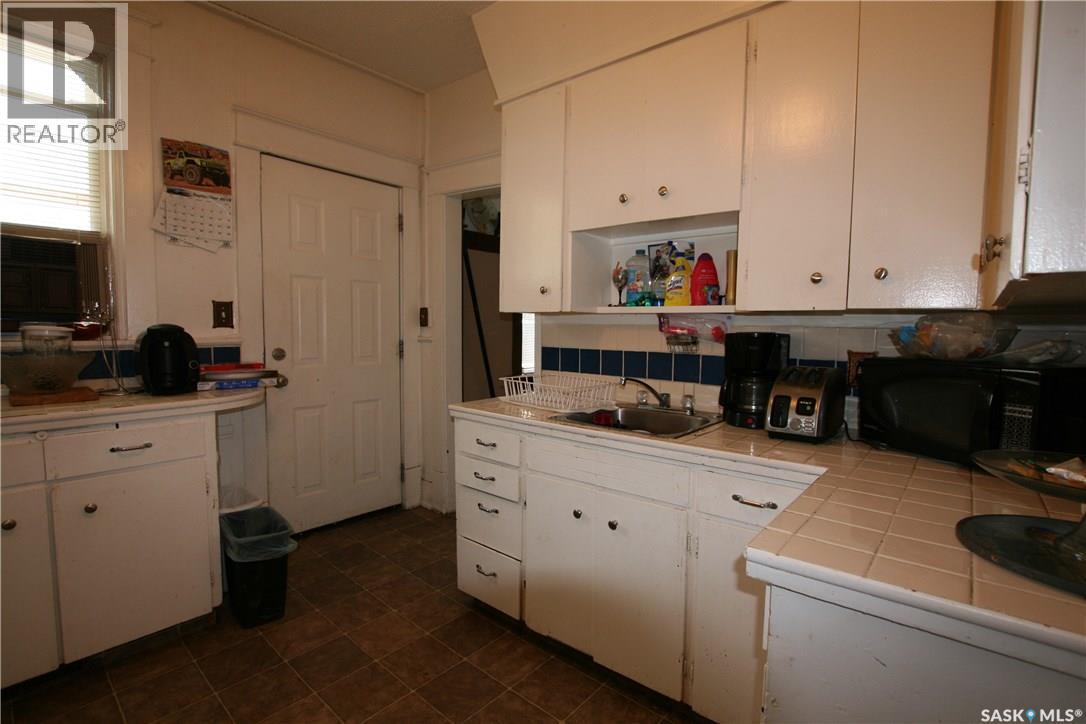 1441 Argyle Street, Regina, SK - Indoor Photo Showing Kitchen