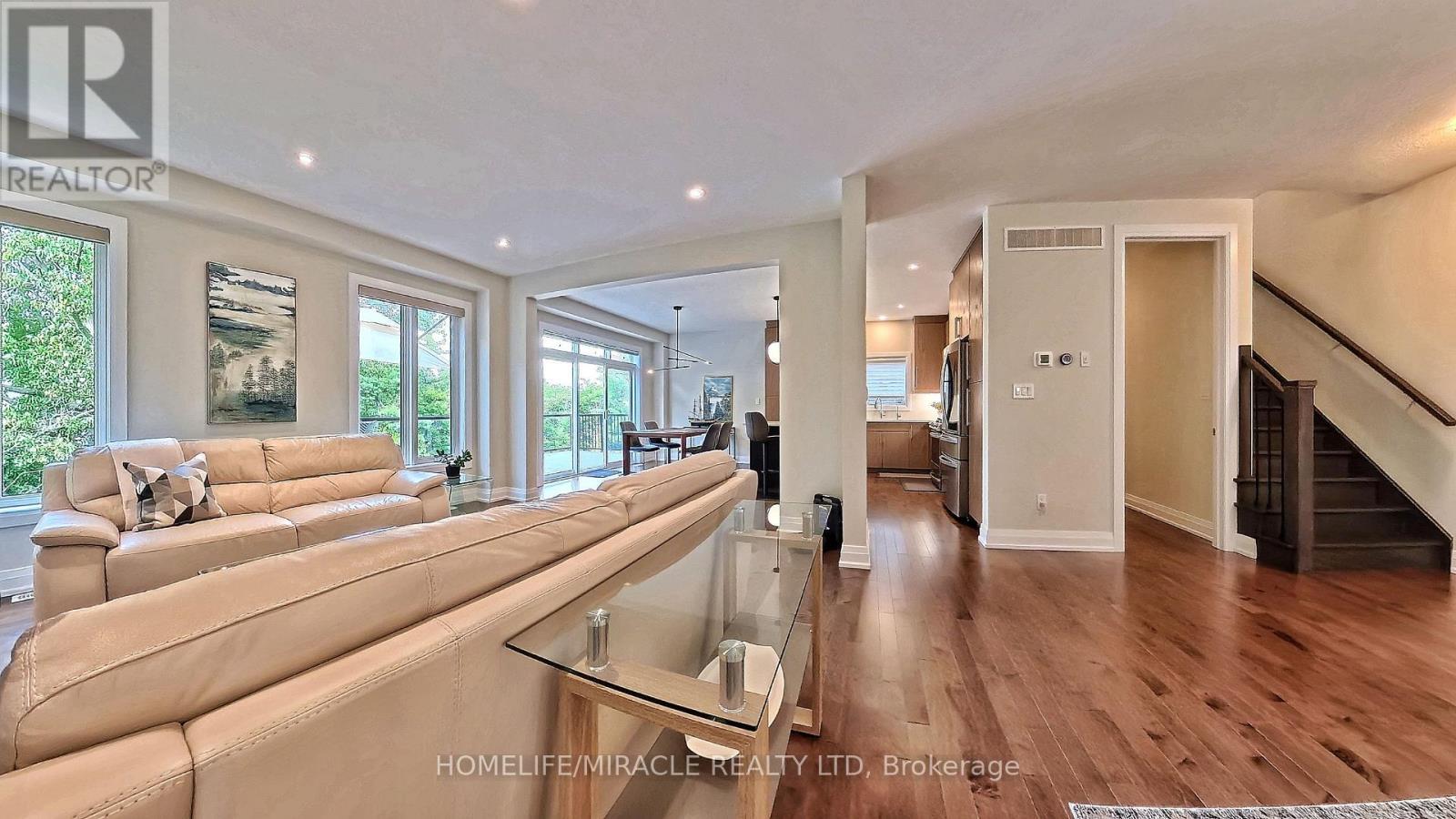 63 Ian Ormston Drive, Kitchener, ON - Indoor Photo Showing Living Room