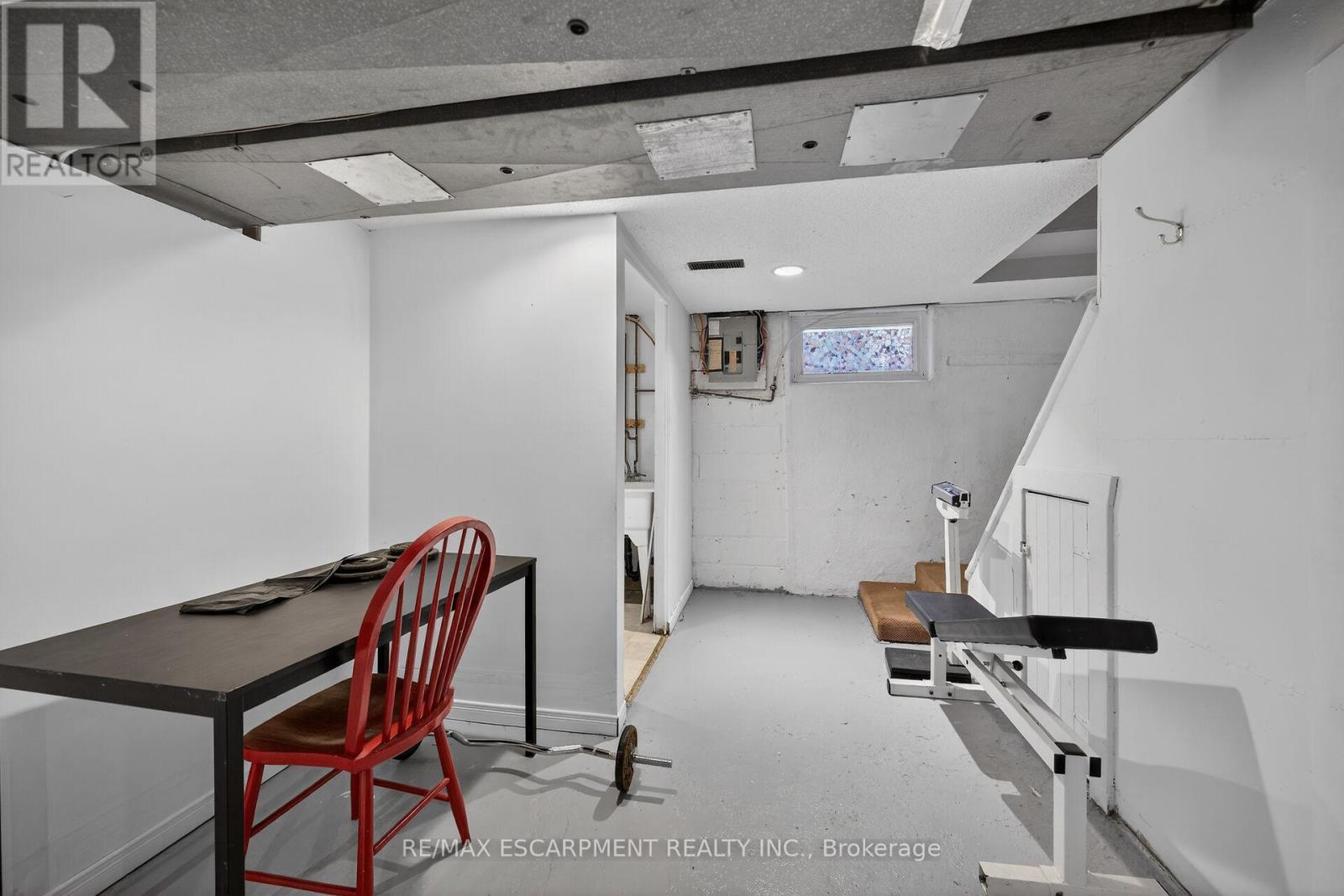 144 Hunter Street W, Hamilton, ON -