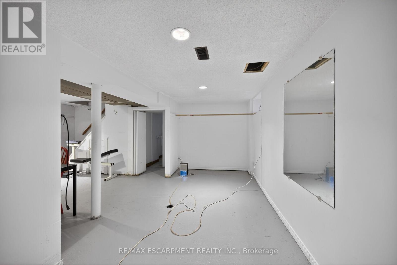 144 Hunter Street W, Hamilton, ON - Photo Showing Other Room
