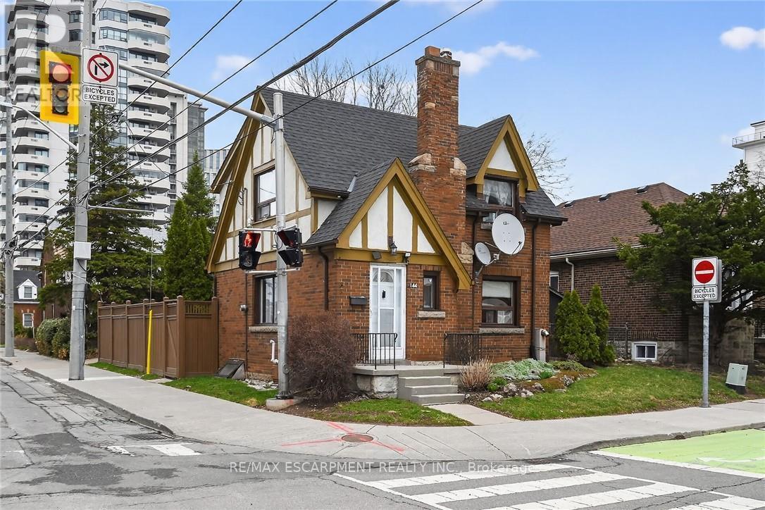144 Hunter Street W, Hamilton, ON - Outdoor
