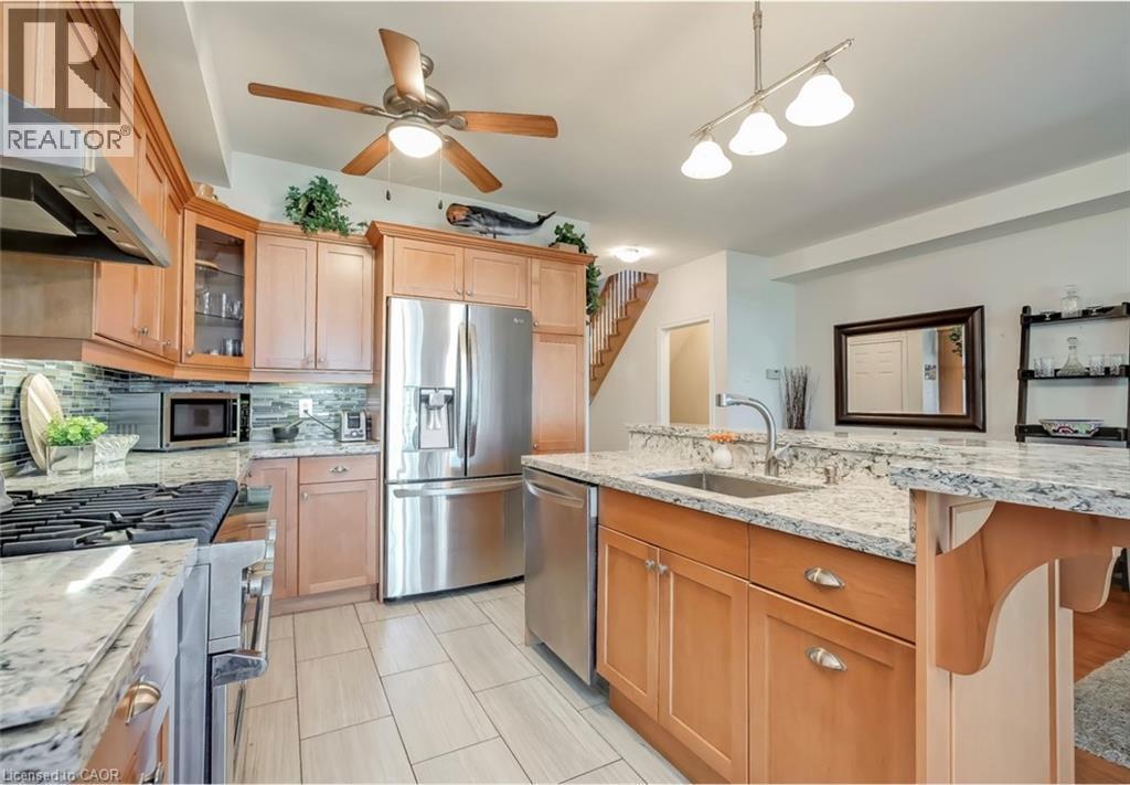 1069 Beach Boulevard, Hamilton, ON - Indoor Photo Showing Kitchen