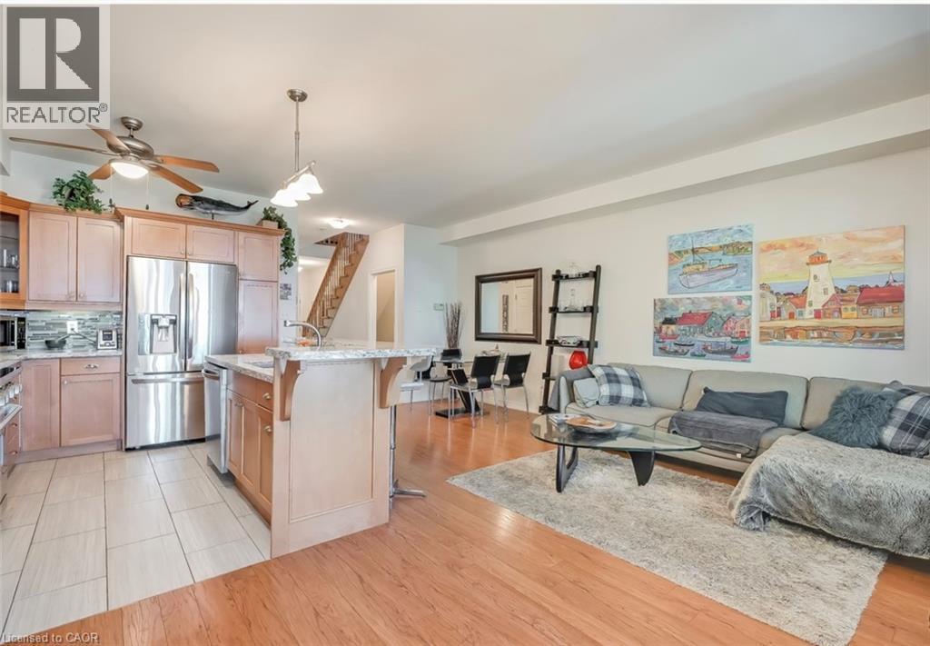 1069 Beach Boulevard, Hamilton, ON - Indoor