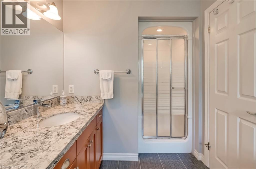 1069 Beach Boulevard, Hamilton, ON - Indoor Photo Showing Bathroom