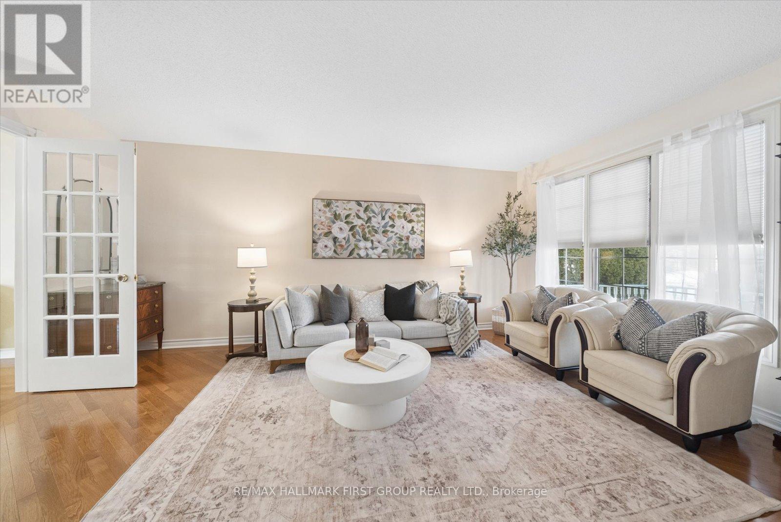 1674 Heathside Crescent, Pickering, ON - Indoor Photo Showing Living Room