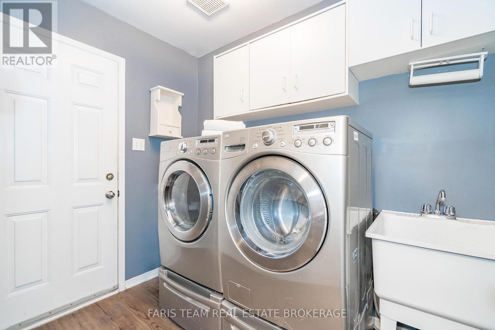 31 Etherington Crescent, Barrie, ON - Indoor Photo Showing Laundry Room