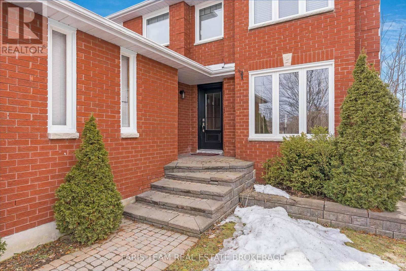 31 Etherington Crescent, Barrie, ON - Outdoor With Exterior