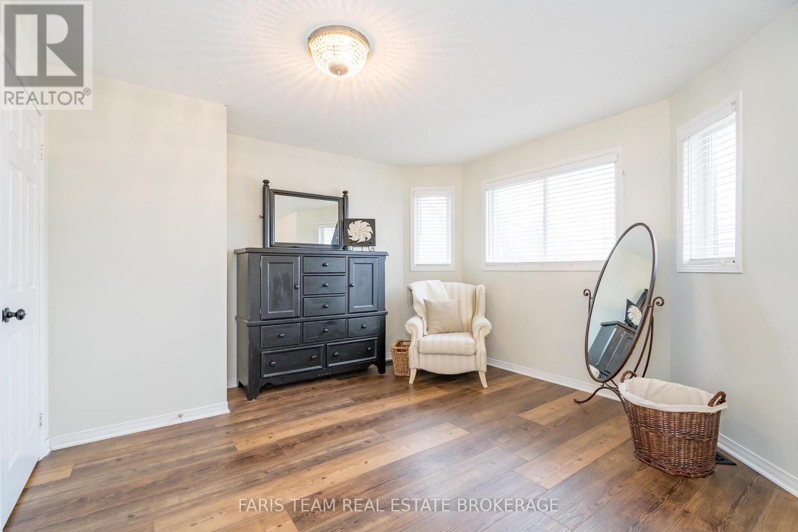31 Etherington Crescent, Barrie, ON - Indoor