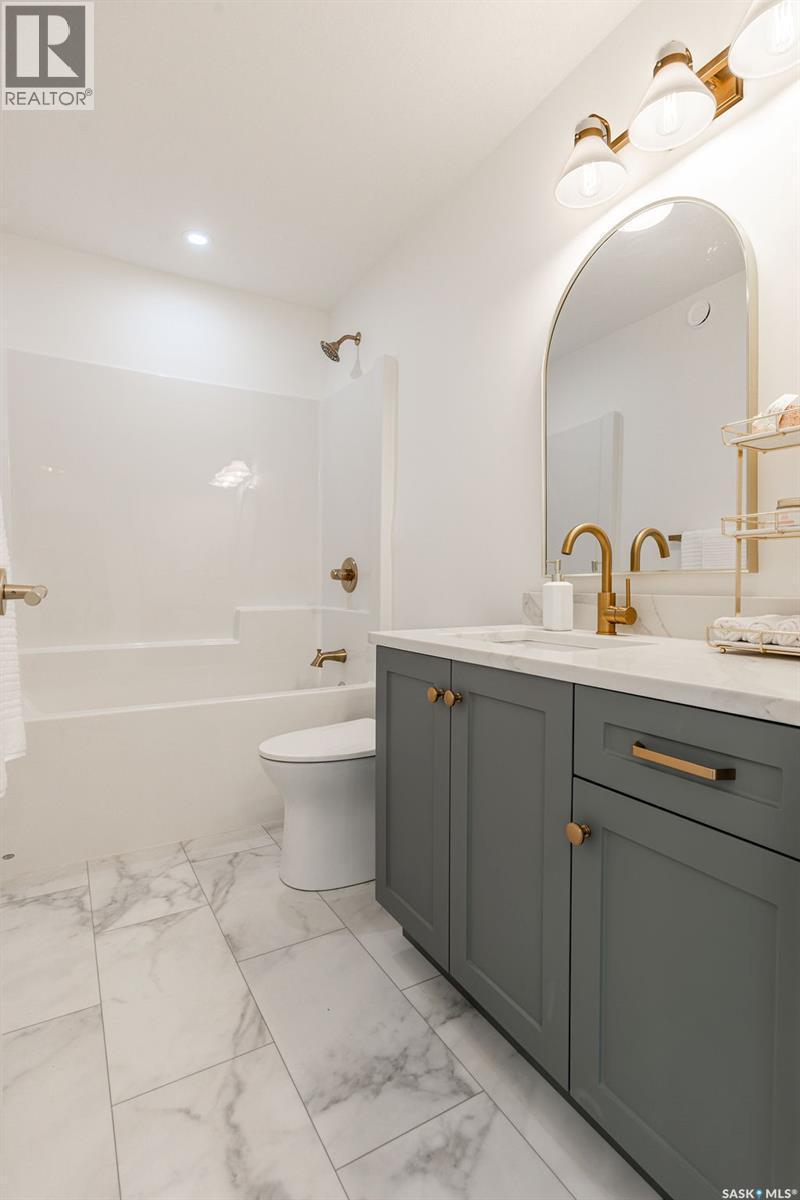 307 Sharma Crescent, Saskatoon, SK - Indoor Photo Showing Bathroom
