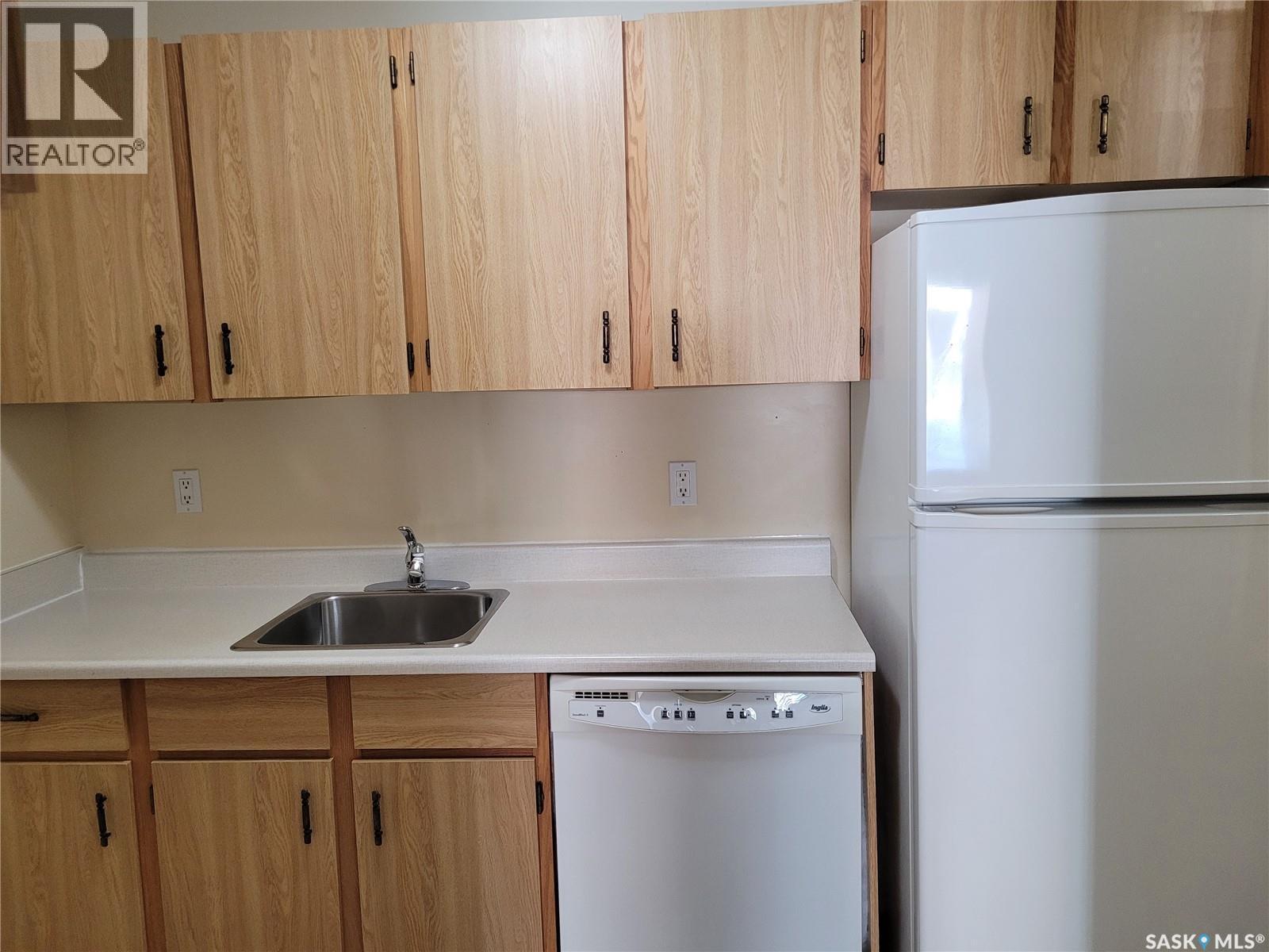 413 310 Stillwater Drive, Saskatoon, SK - Indoor Photo Showing Kitchen