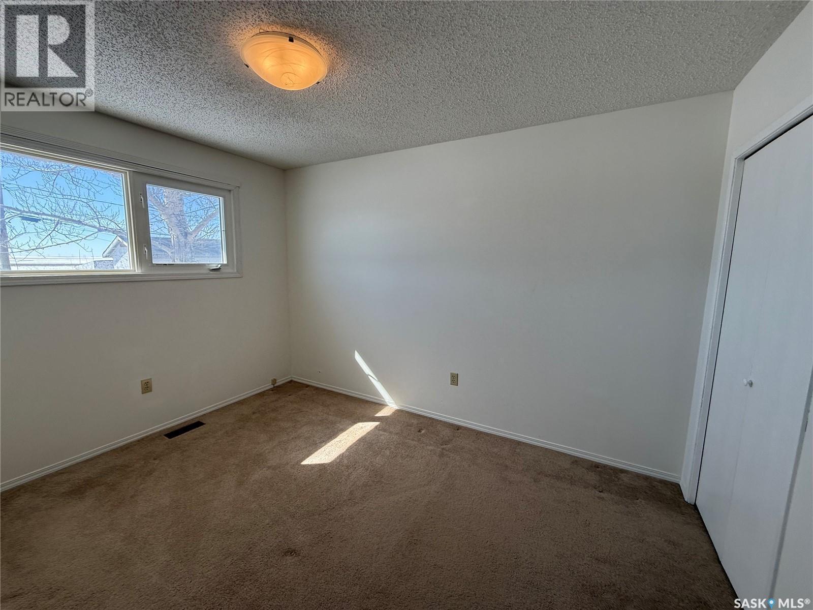 970 Larson Crescent, Eston, SK - Indoor Photo Showing Other Room