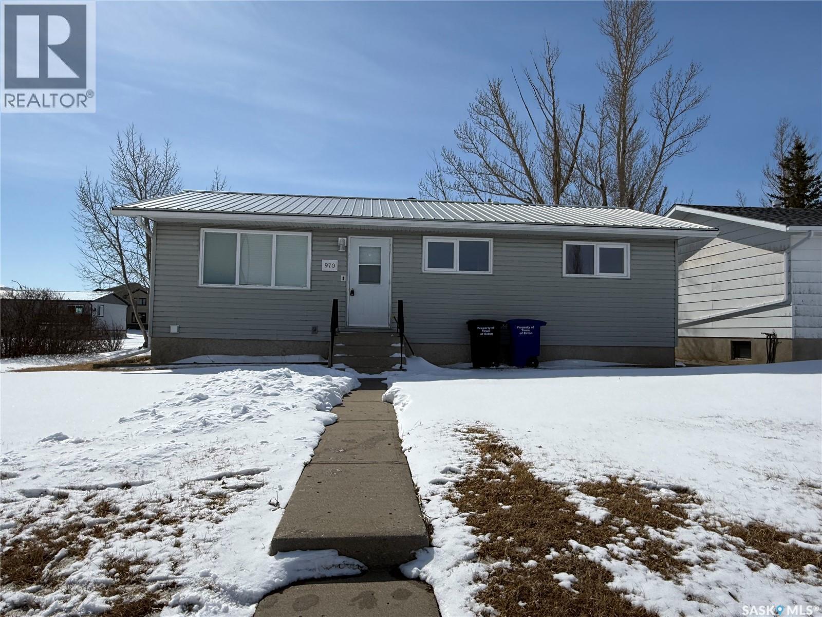 970 Larson Crescent, Eston, SK - Outdoor