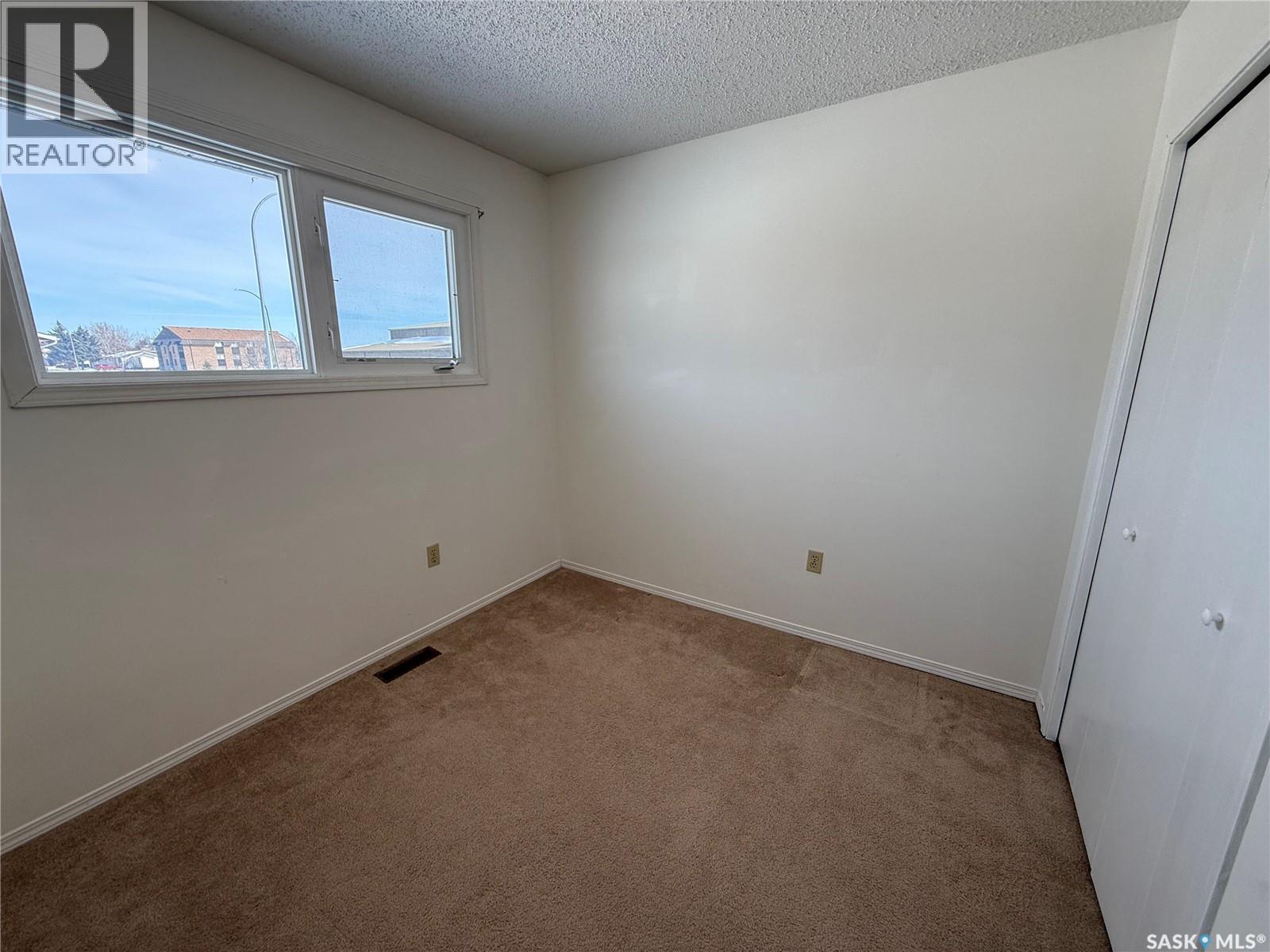 970 Larson Crescent, Eston, SK - Indoor Photo Showing Other Room