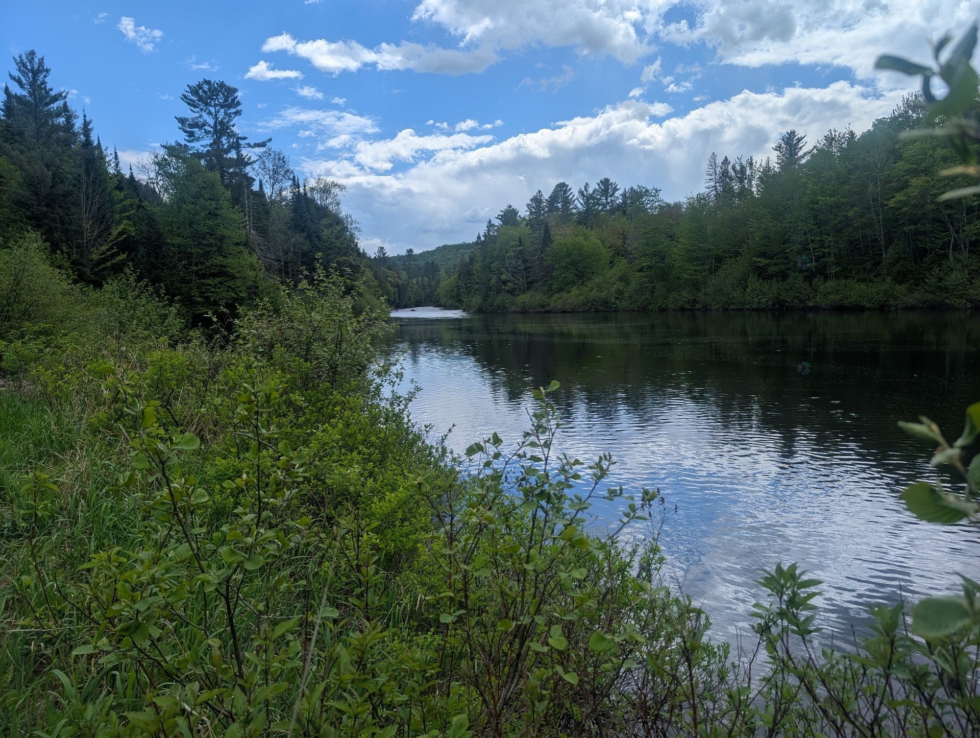 Bord de l'eau - Rue Latour, Sainte-Béatrix, QC