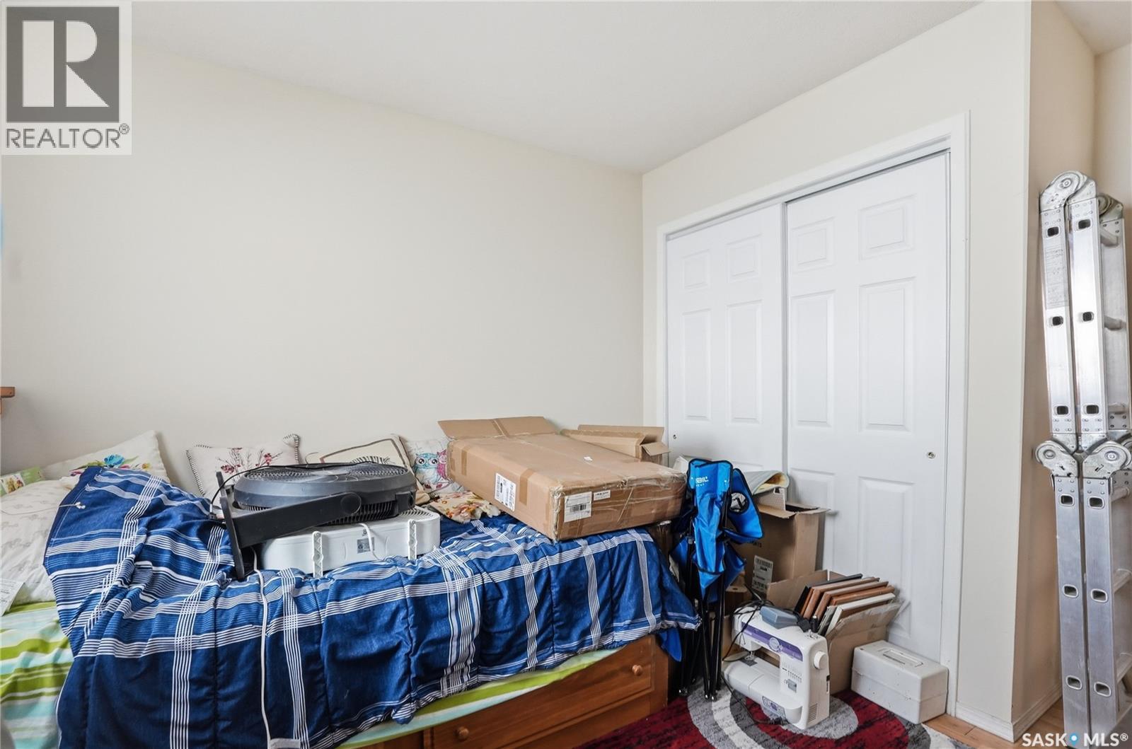 222 V Avenue S, Saskatoon, SK - Indoor Photo Showing Bedroom