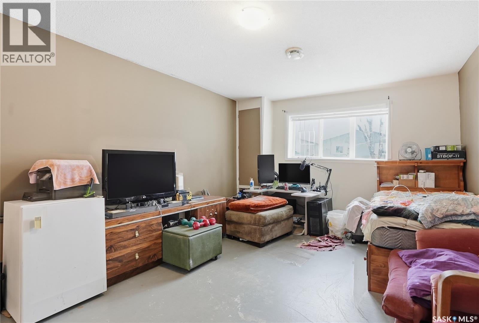 222 V Avenue S, Saskatoon, SK - Indoor
