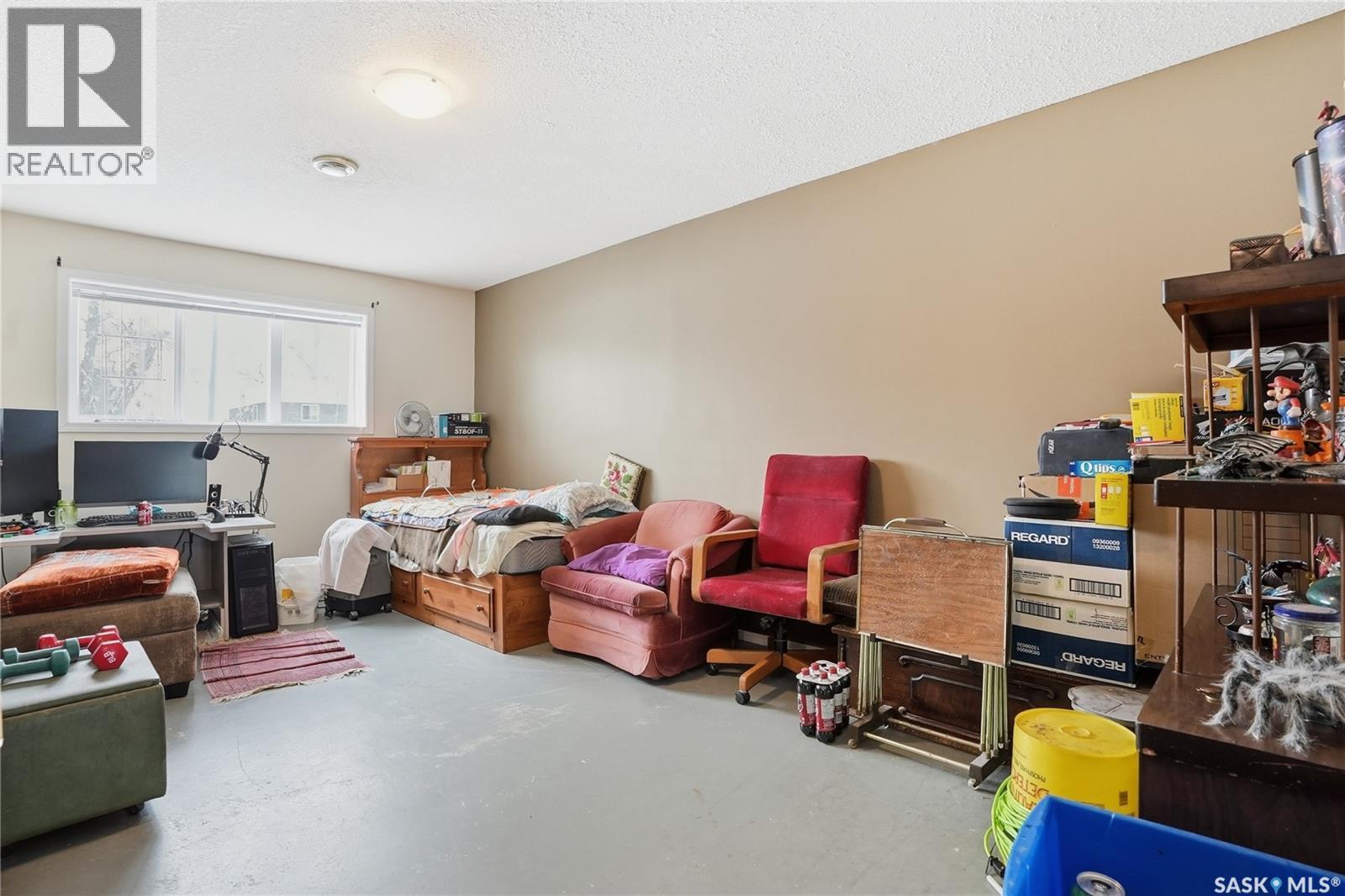 222 V Avenue S, Saskatoon, SK - Indoor