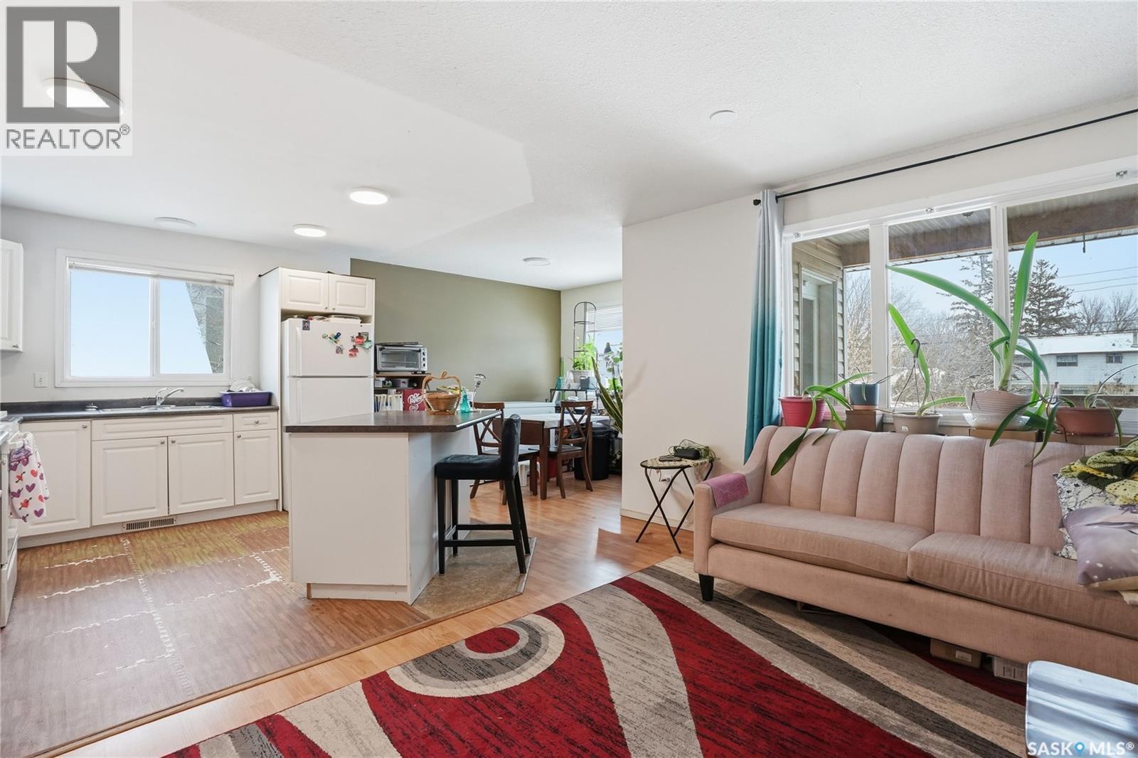 222 V Avenue S, Saskatoon, SK - Indoor