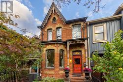 313 SUMACH STREET Toronto, ON M5A 3K4