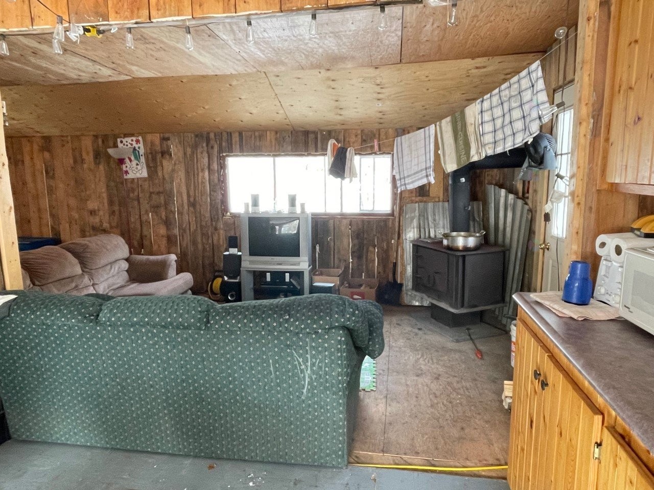 Living Room - Z Route 101, Témiscaming, QC - Indoor