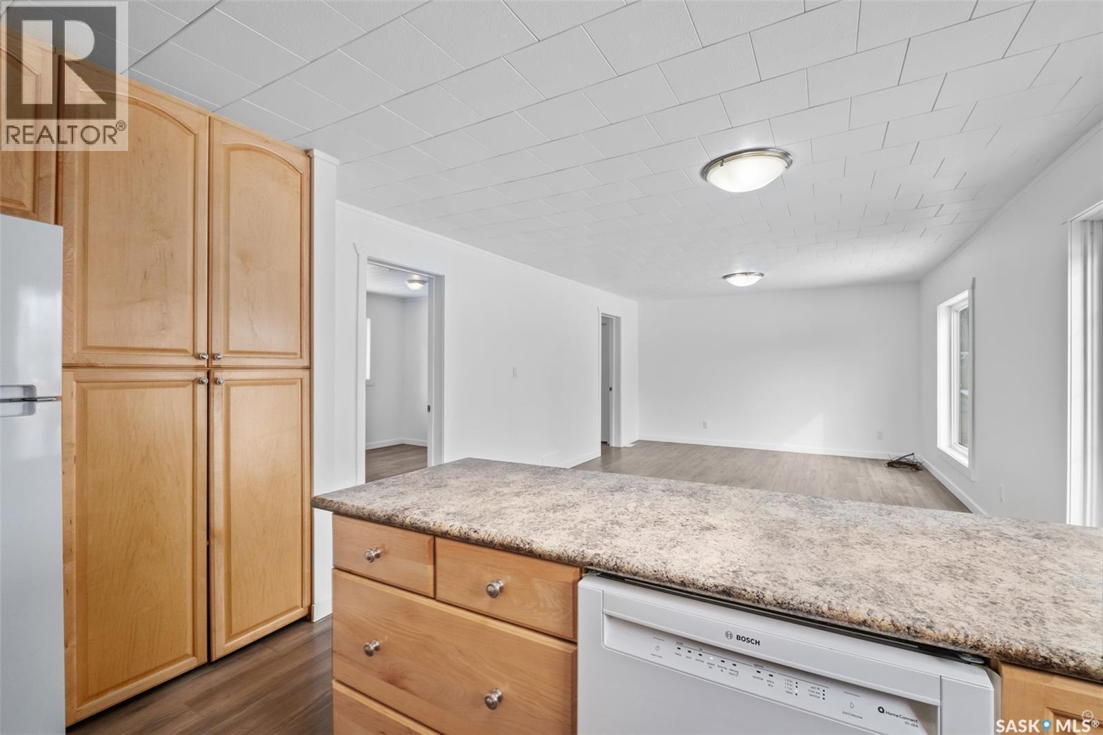 125 Central Avenue S, Christopher Lake, SK - Indoor Photo Showing Kitchen