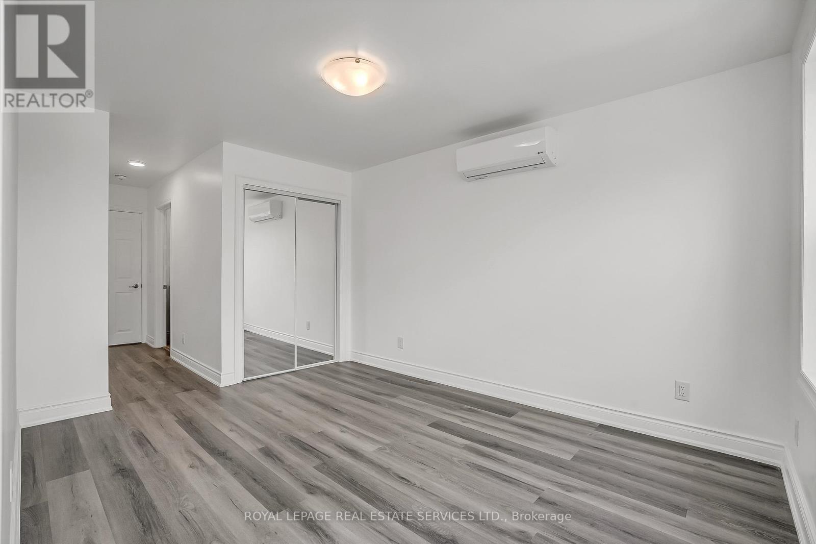 Room 2 - 302 - 2820 Danforth Avenue, Toronto, ON