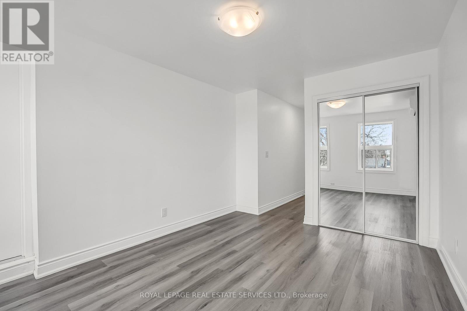 Room 2-2 - 302 - 2820 Danforth Avenue, Toronto, ON