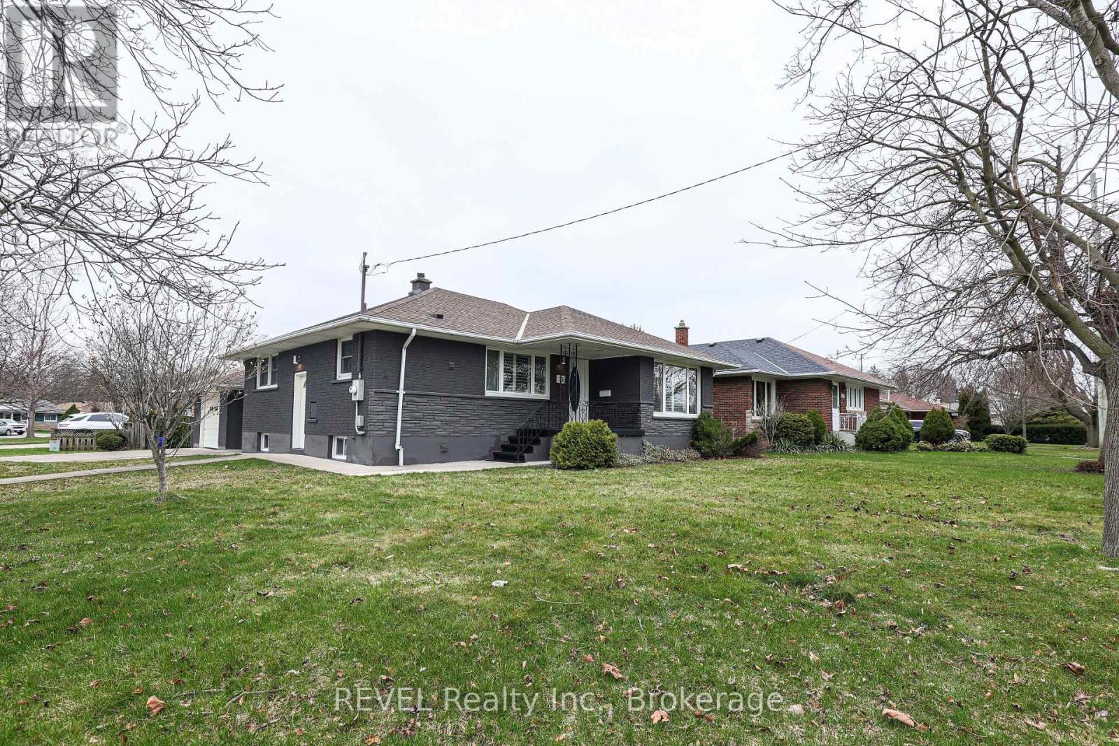 325 Grantham Avenue, St. Catharines (Carlton/Bunting), ON - Outdoor