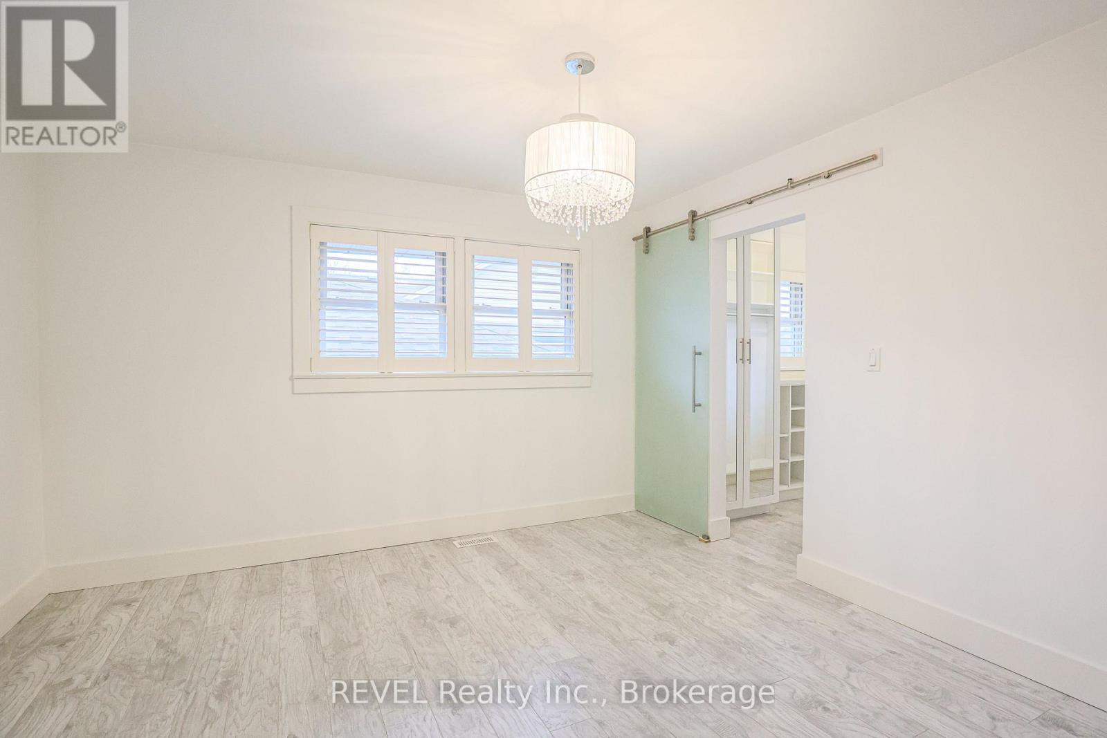 325 Grantham Avenue, St. Catharines (Carlton/Bunting), ON - Indoor Photo Showing Other Room