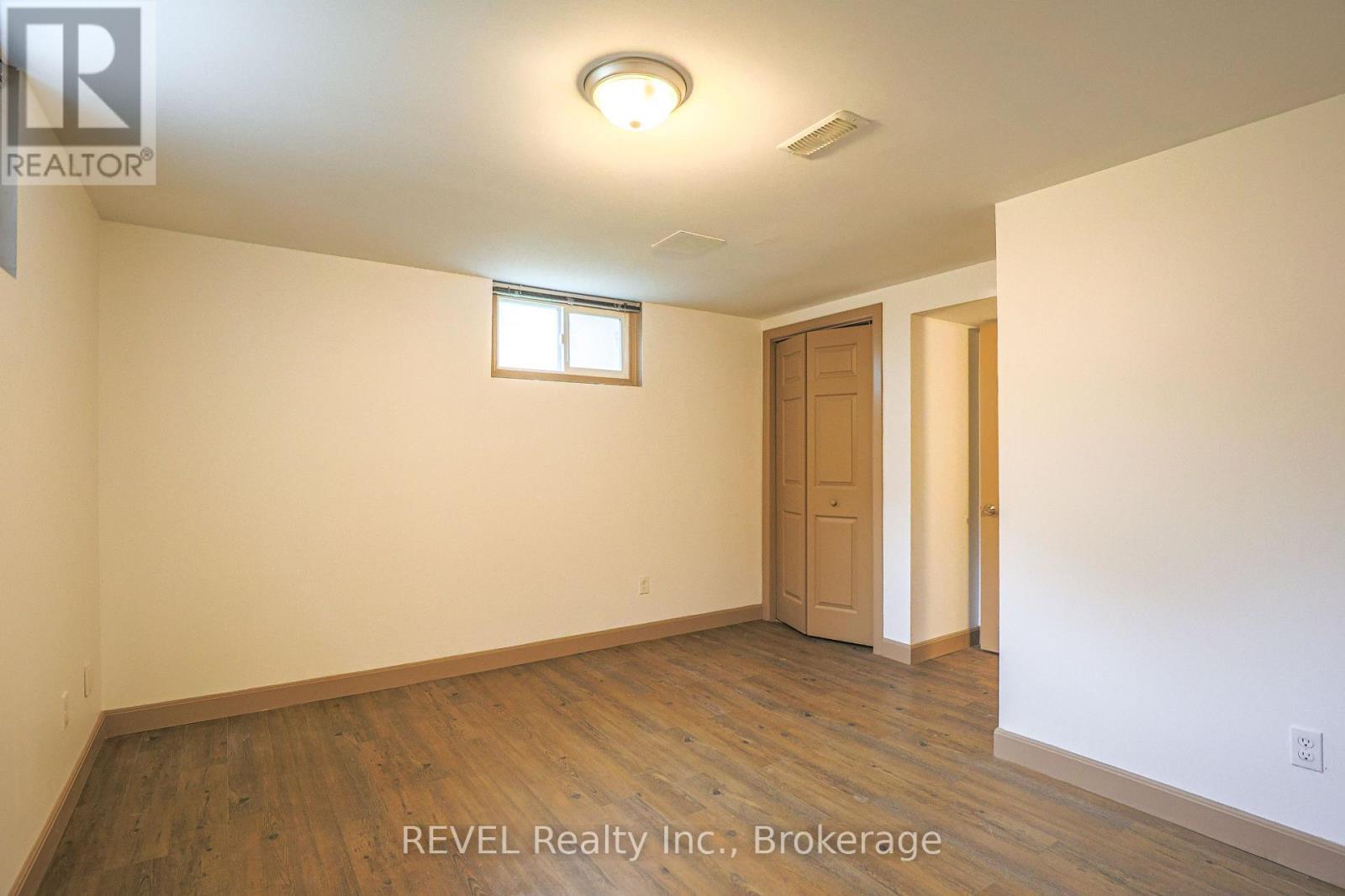 325 Grantham Avenue, St. Catharines (Carlton/Bunting), ON - Indoor Photo Showing Other Room