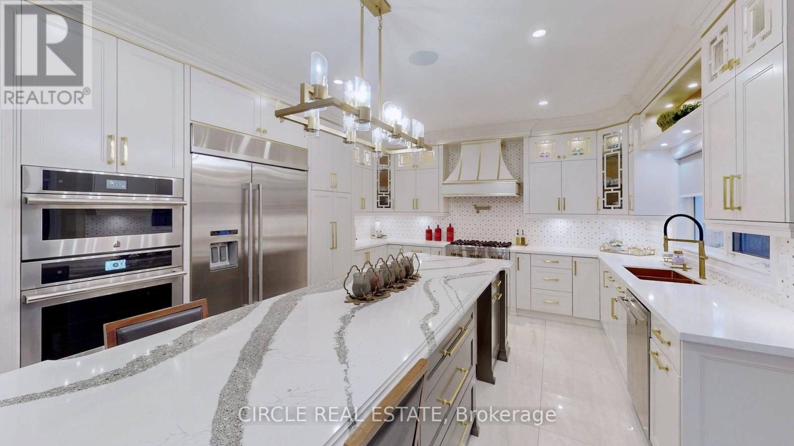 5351 Forest Ridge Drive, Mississauga, ON - Indoor Photo Showing Kitchen With Upgraded Kitchen