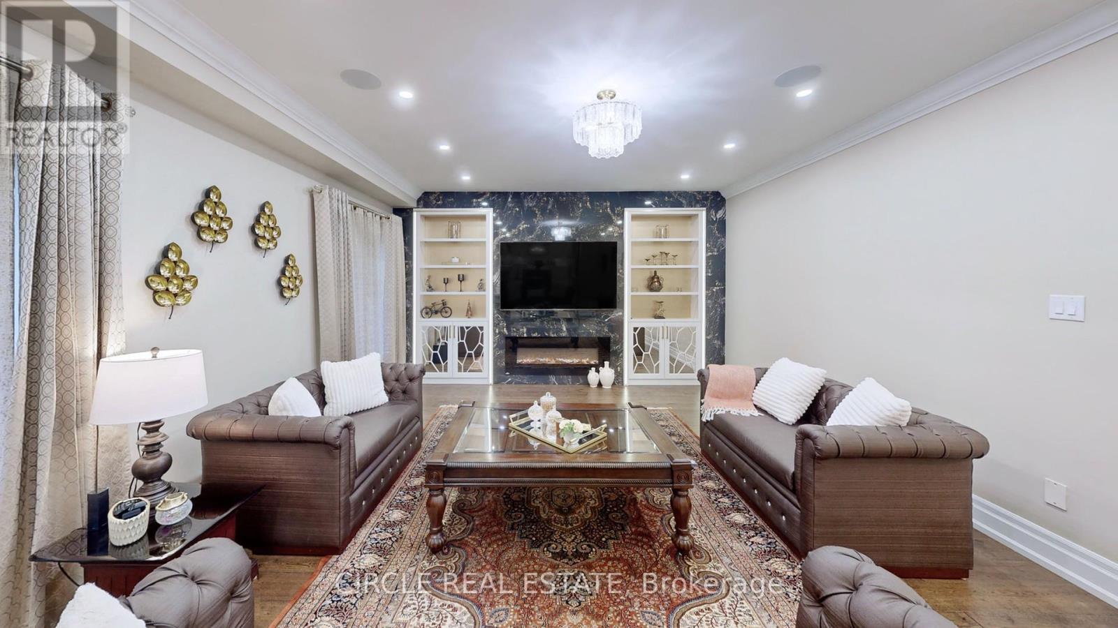 5351 Forest Ridge Drive, Mississauga, ON - Indoor Photo Showing Living Room With Fireplace
