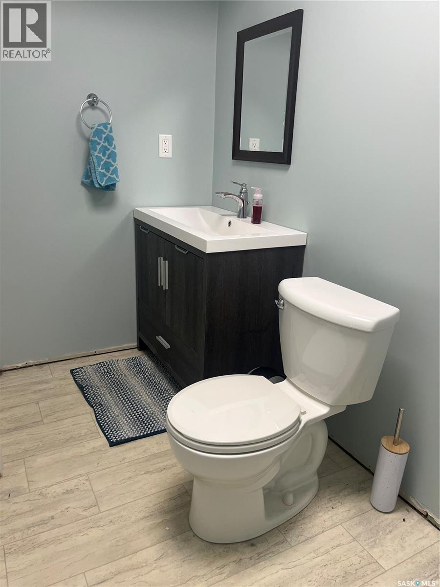 333 7Th Street, Alameda, SK - Indoor Photo Showing Bathroom