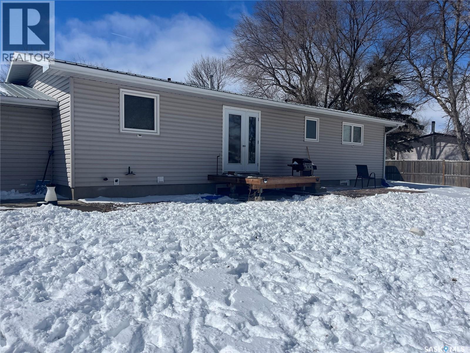 333 7Th Street, Alameda, SK - Outdoor